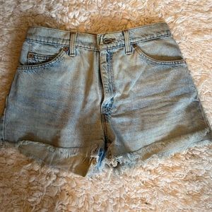Levi jean shorts 910